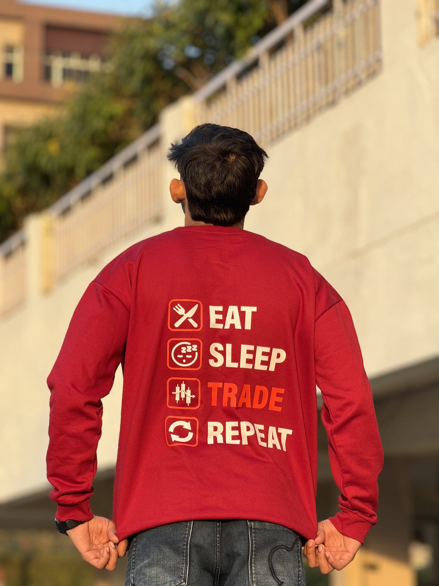 TRADING SWEATSHIRT